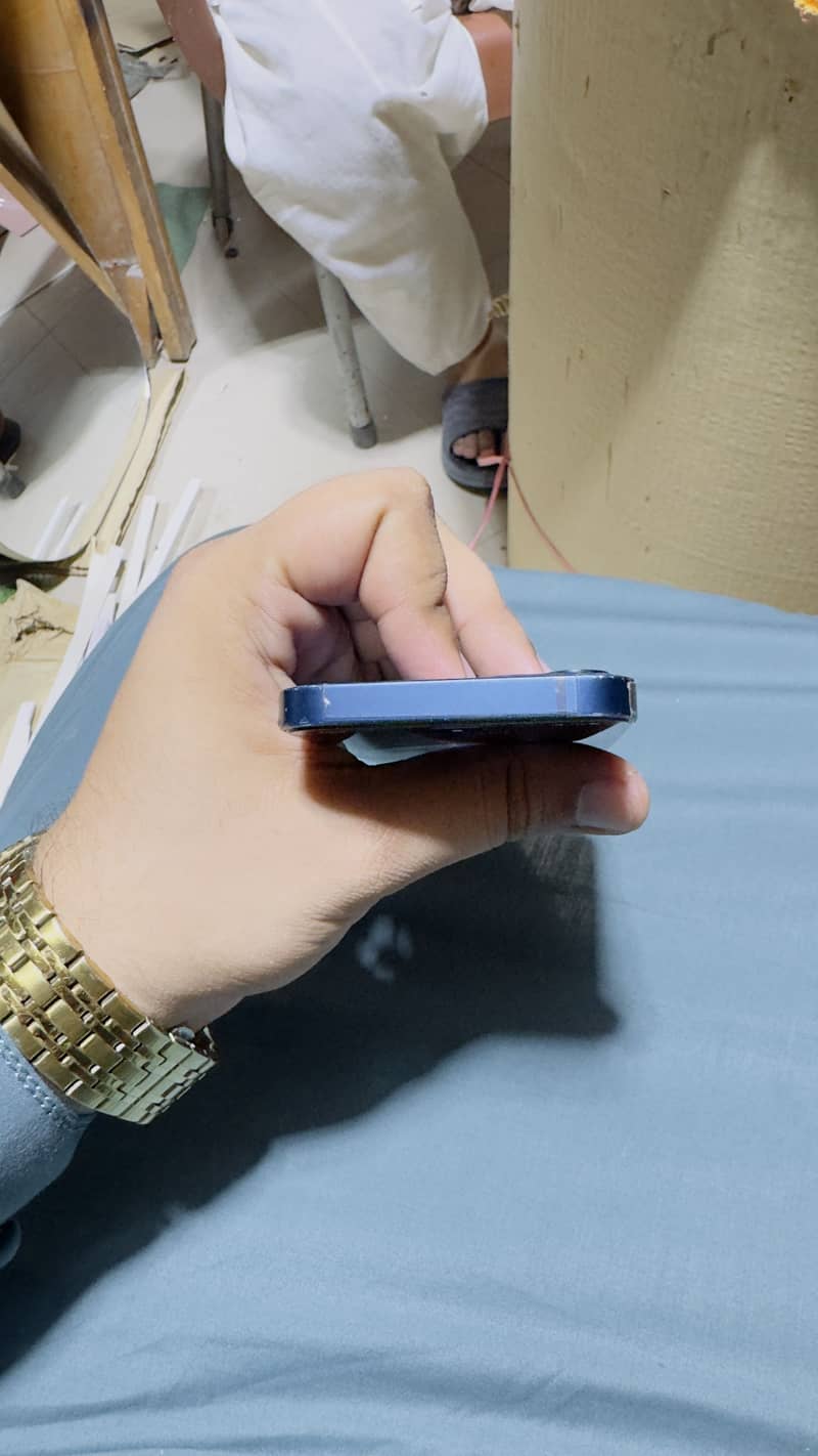 Apple iPhone 12 mini 2