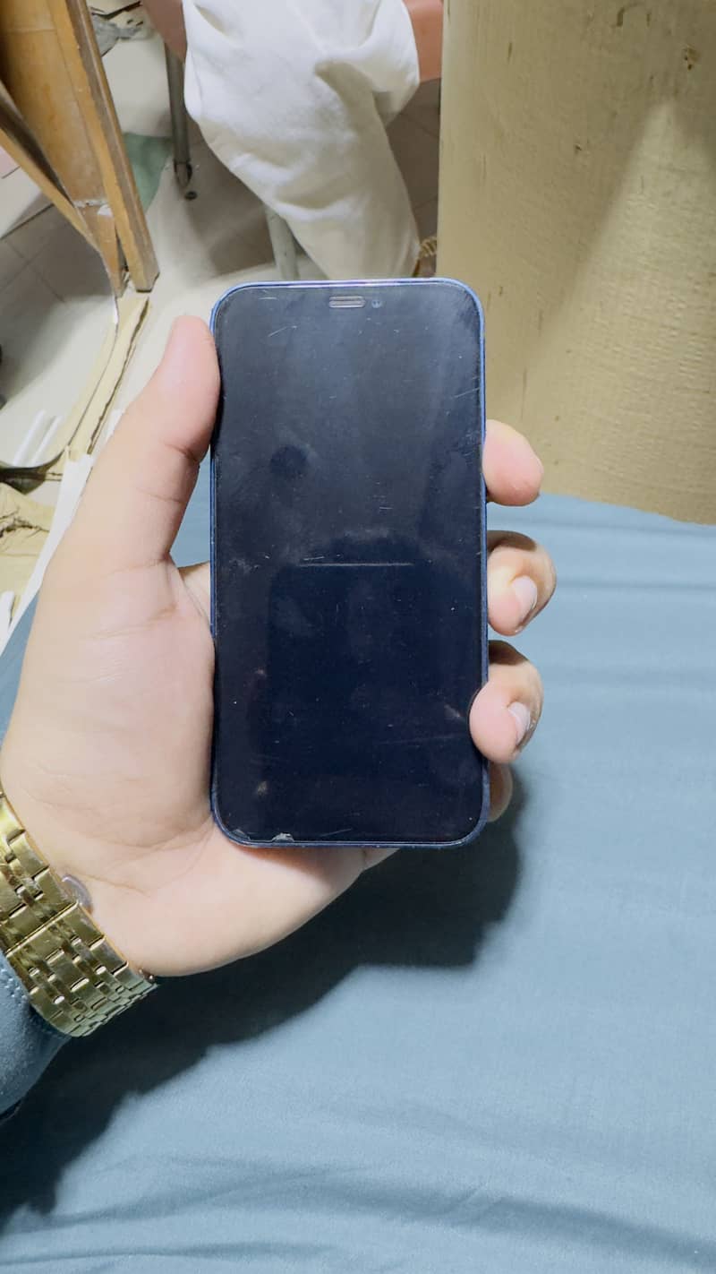 Apple iPhone 12 mini 4