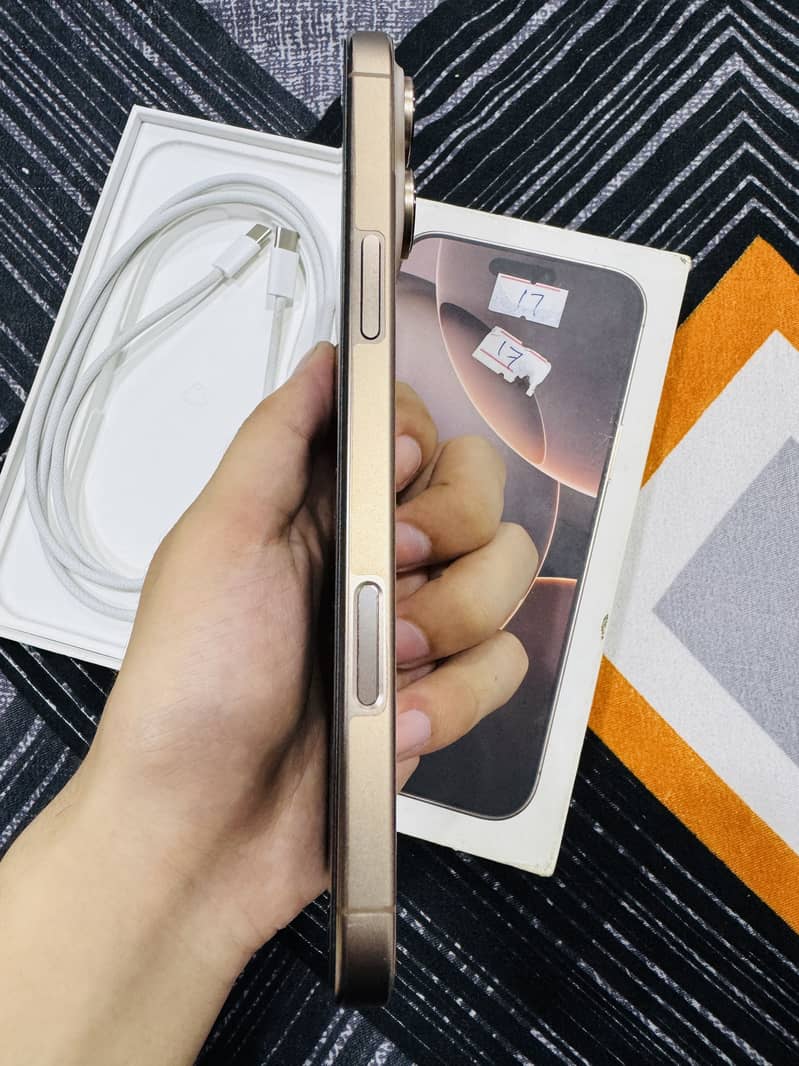 Apple iPhone 16 Pro Max 3