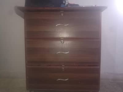 Three draws stand