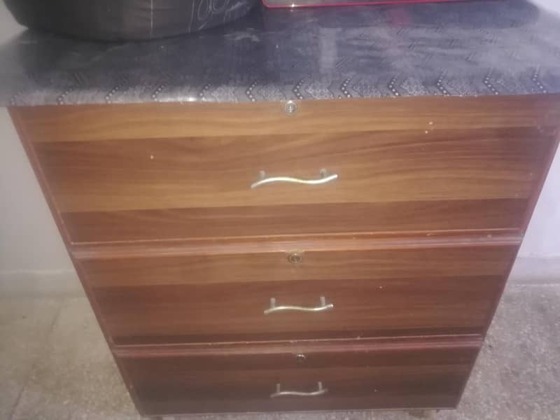 Three draws stand 1