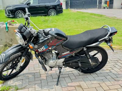 YAMAHA 125g Black excellent condition