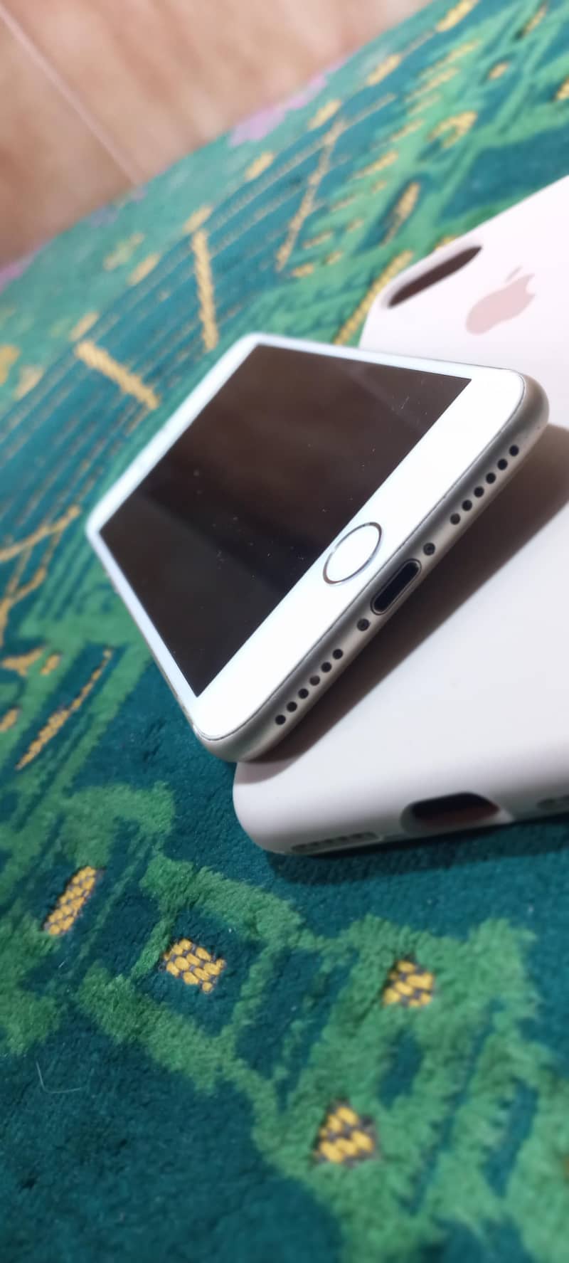Apple iPhone 7 1