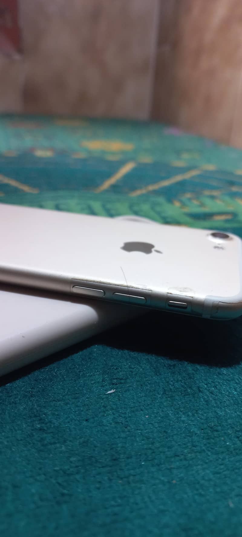Apple iPhone 7 3
