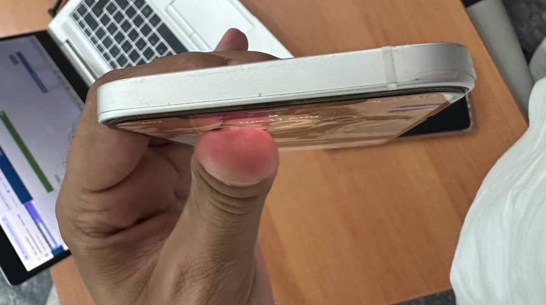 Apple iPhone 12 3