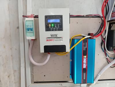 Simtek mppt 85amp + Eastern 3000watt inverter , Call for more details