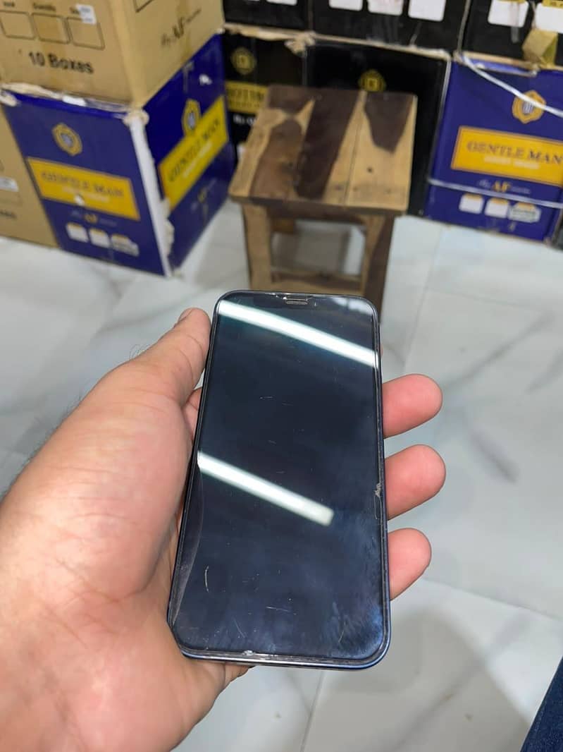 Apple iPhone 12 mini 4