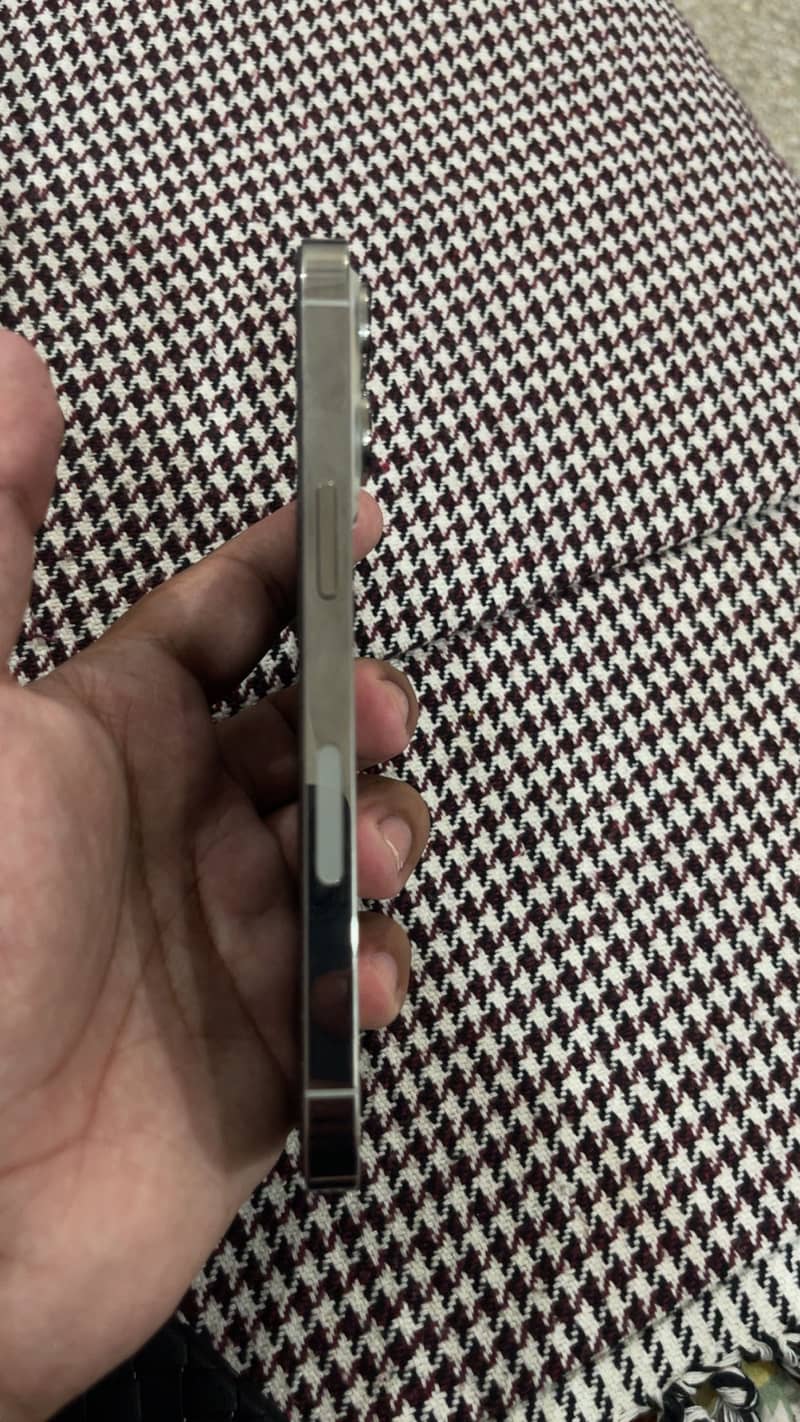 Apple iPhone 13 Pro 1