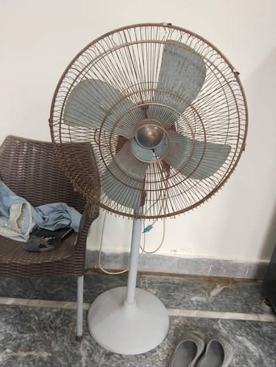 pedestal fan