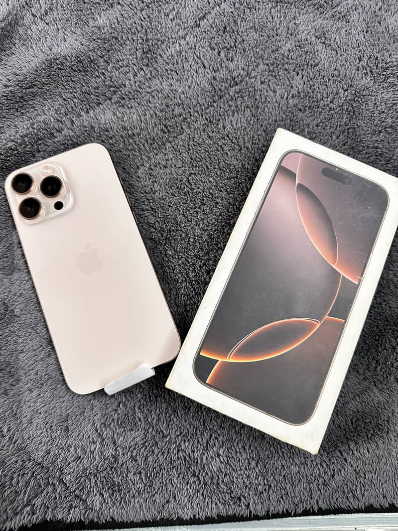 Apple iPhone 16 Pro Max 0