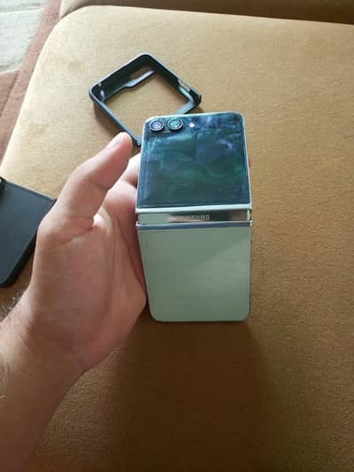 Samsung Mobile Z Flip 5