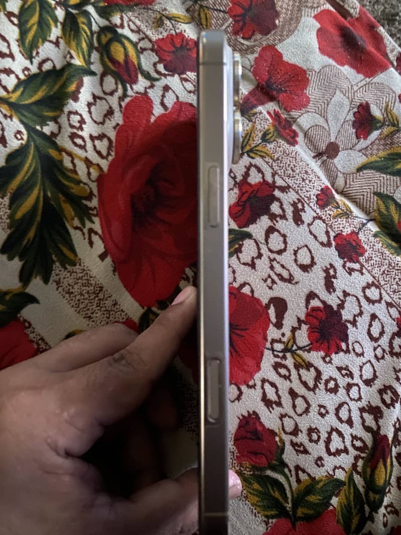 iphone 16 pro max 2