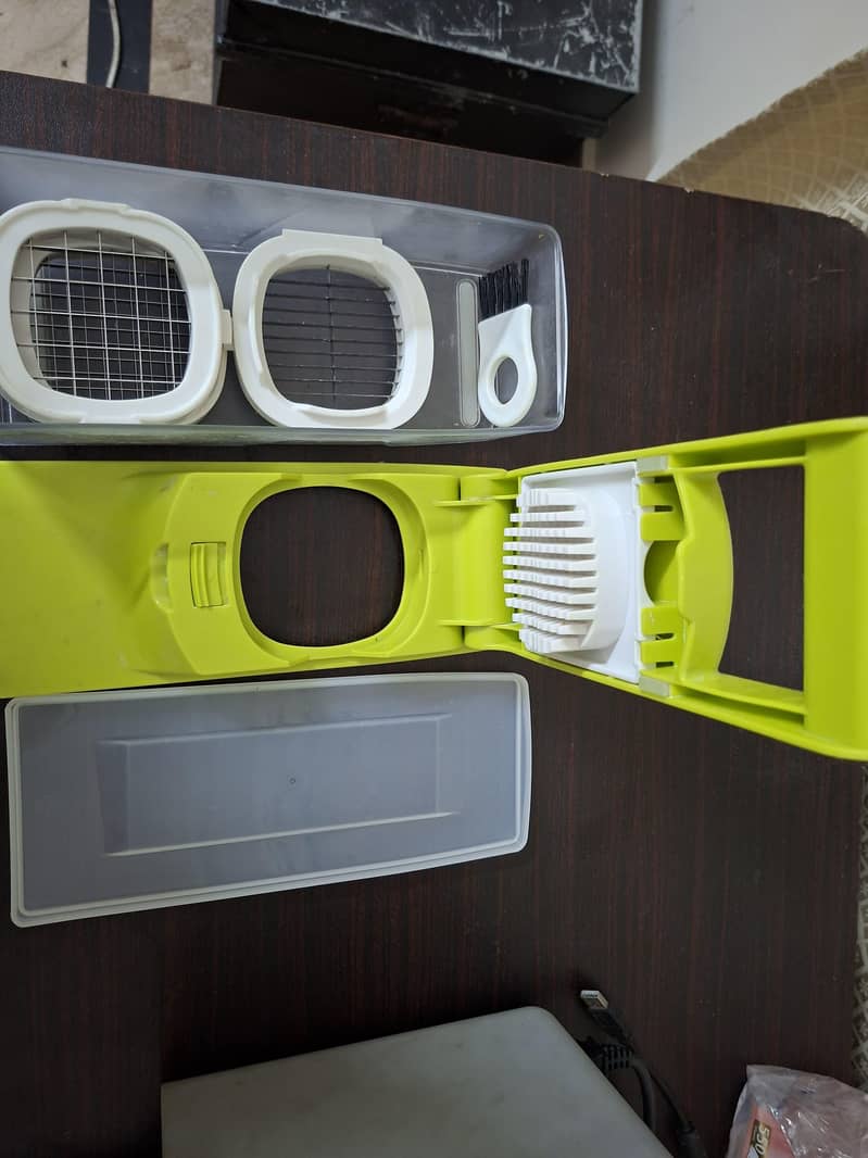 Multi-Functional Handheld Vegetable & Fruit Dicer 1