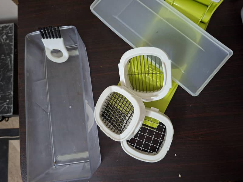 Multi-Functional Handheld Vegetable & Fruit Dicer 2