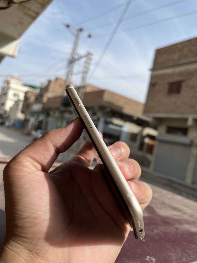 Apple iPhone SE3 5