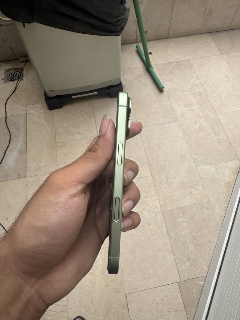 Apple iPhone 17 4