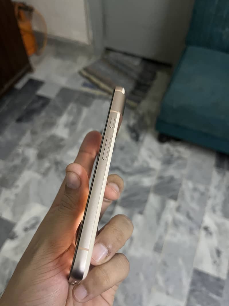 Google Pixel 8 6