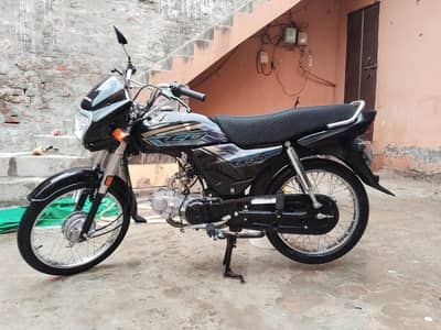 CD 70 dream black colour 10/10 condition