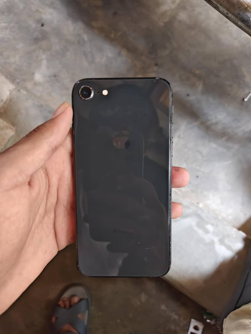 Apple iPhone 8 1