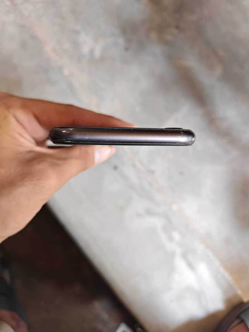 Apple iPhone 8 5