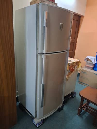Dawlance LARGE size refrigerator ,100% working with no fault