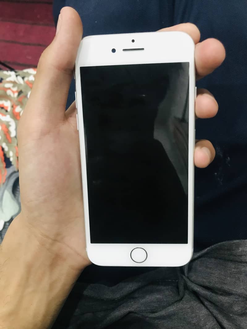 Apple iPhone 7 1