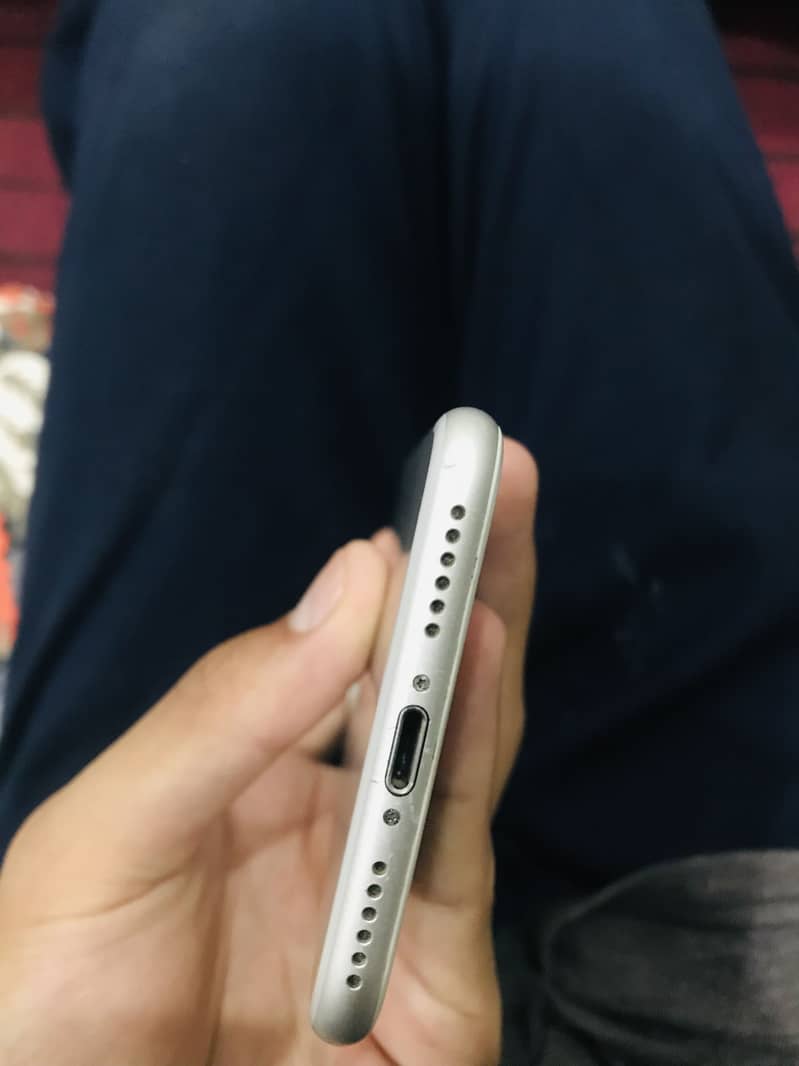 Apple iPhone 7 5