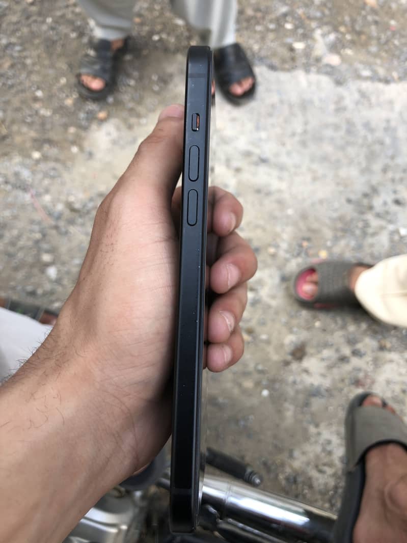 Apple iPhone 15 plus 2