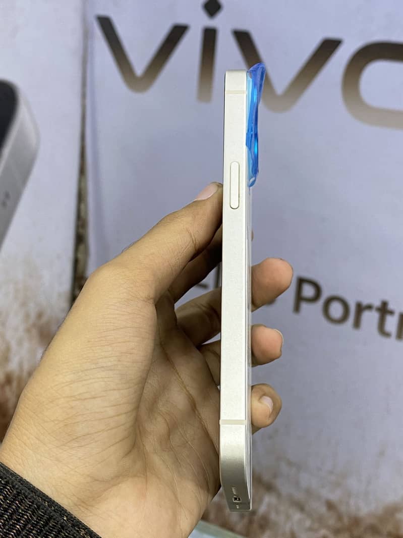 Apple iPhone 14 3