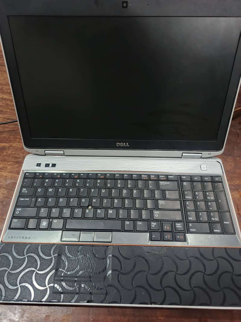 Dell Latitude E6520 4