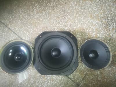 amplifier with speakers