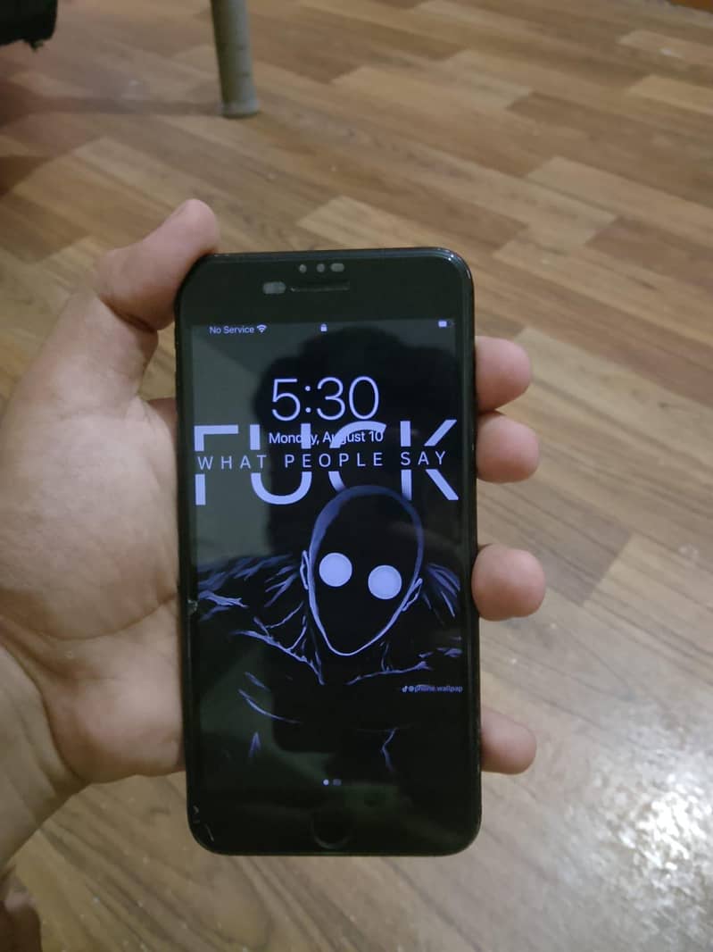 Apple iPhone 7 Plus 0