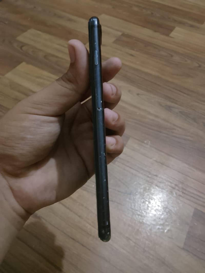 Apple iPhone 7 Plus 3