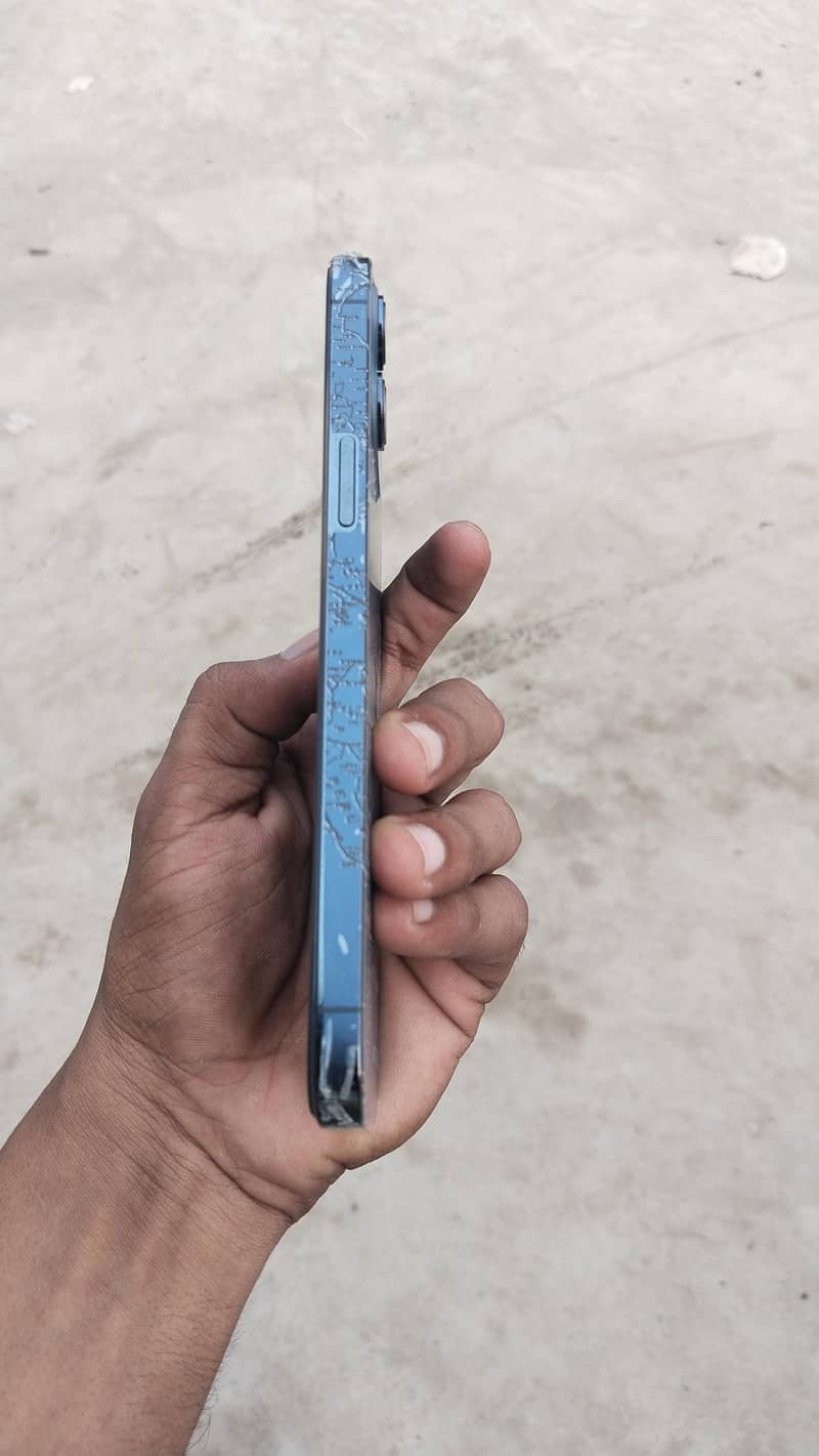 iphone 12 pro max 4