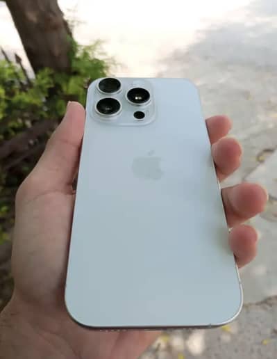 Apple iPhone 16 Pro 256 GB FACTORY UNLOCK