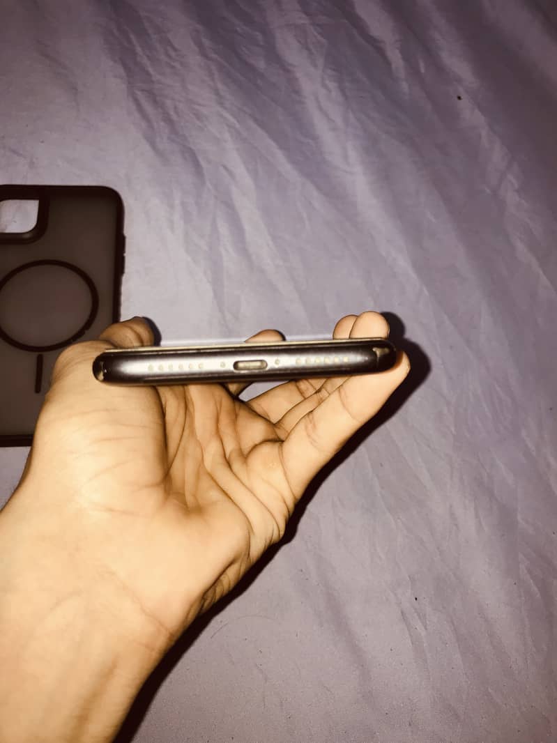 iPhone 11 2