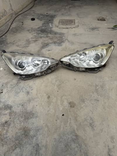 Toyota Aqua 2014 Headlights