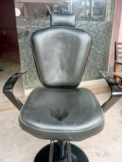 Professional Salon Hydraulic Barber Chair for Sale in Multan