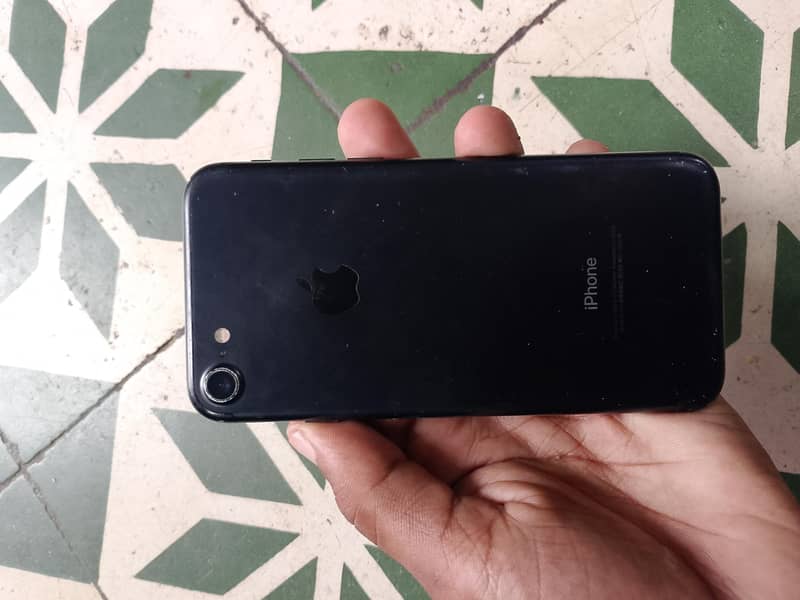 Apple iPhone 7 4