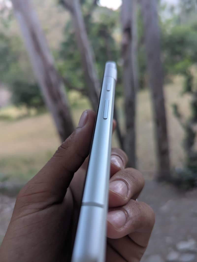 Google Pixel 7a 3