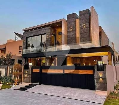 KANAL HOUSE AVAILABLE FOR SALE WITH BASEMENT