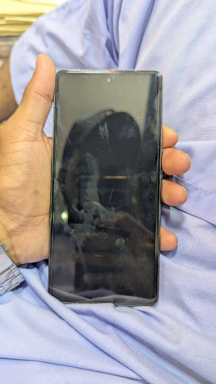 Google Pixel 7 4