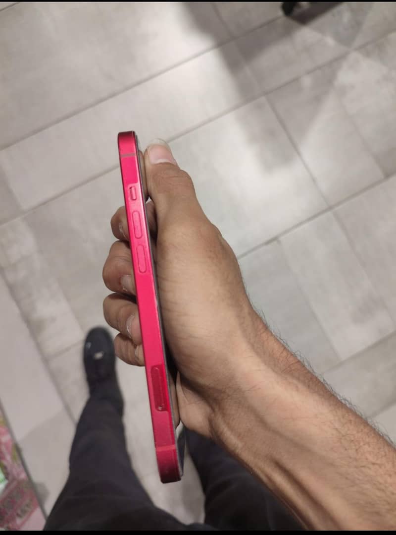 Apple iPhone 13 5