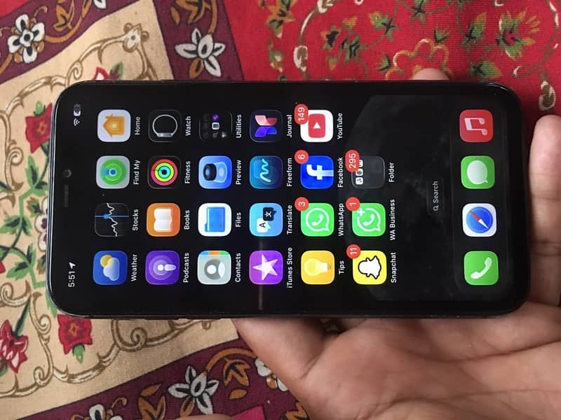 Apple iPhone 11 4