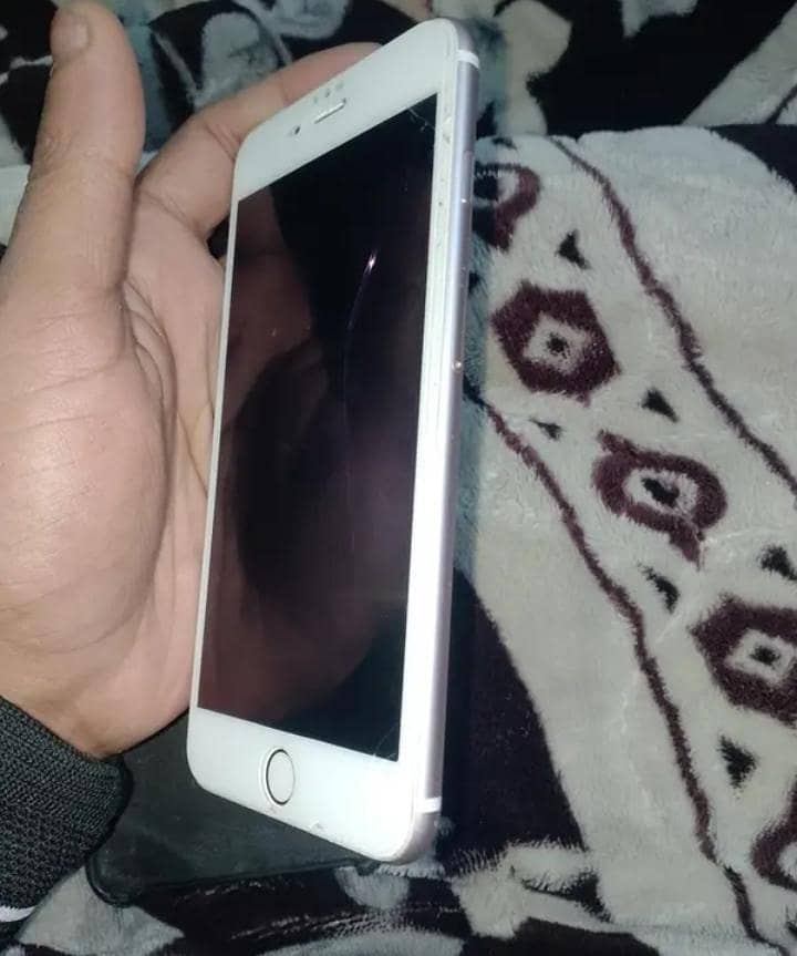 Apple iPhone 6S Plus 3