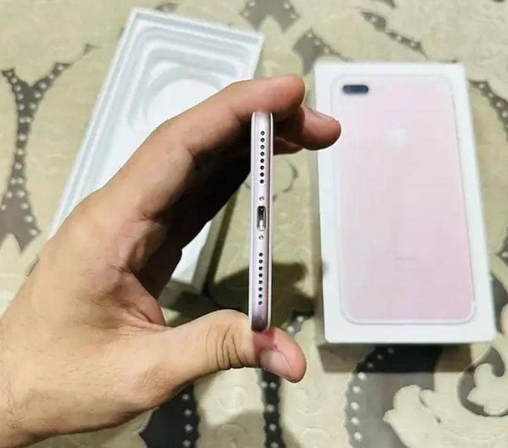 Apple iPhone 7 Plus 2