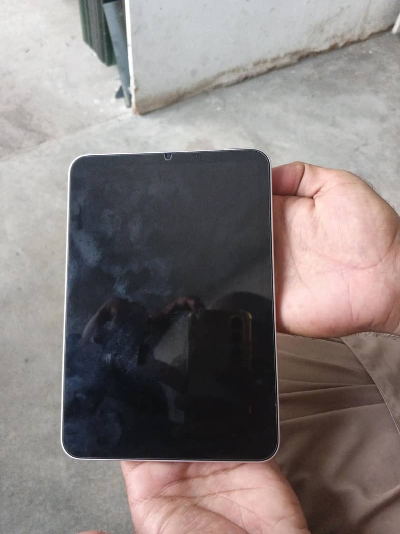 Apple iPhone 6mini 0