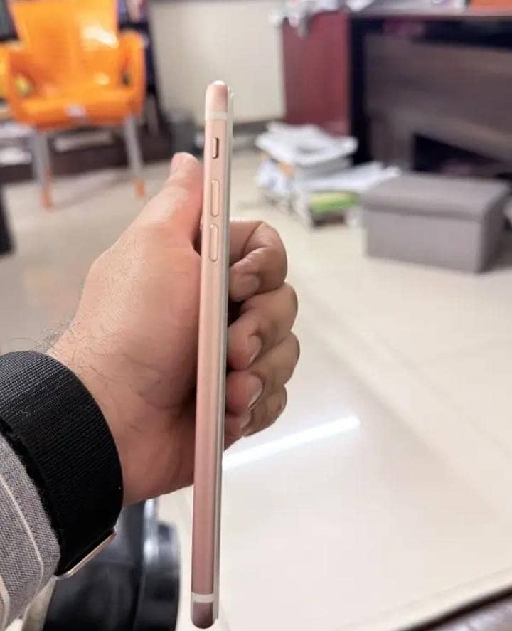Apple iPhone 7 Plus 1