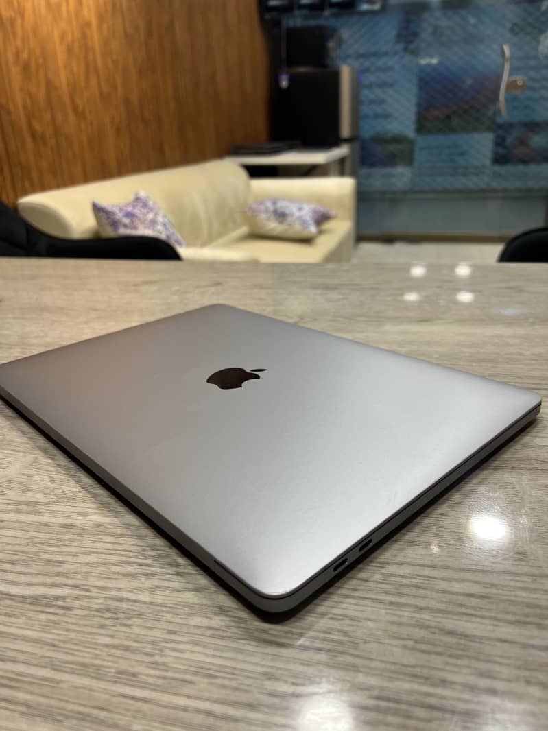 MacBook pro M1 1