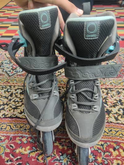 Oxelo brand skating shous